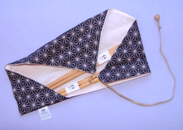 京友禅の箸袋は、箸とともにキャンペーンオリジナル品だそうです（クレジット会社のマークが入ったタグが縫い付けられていた）